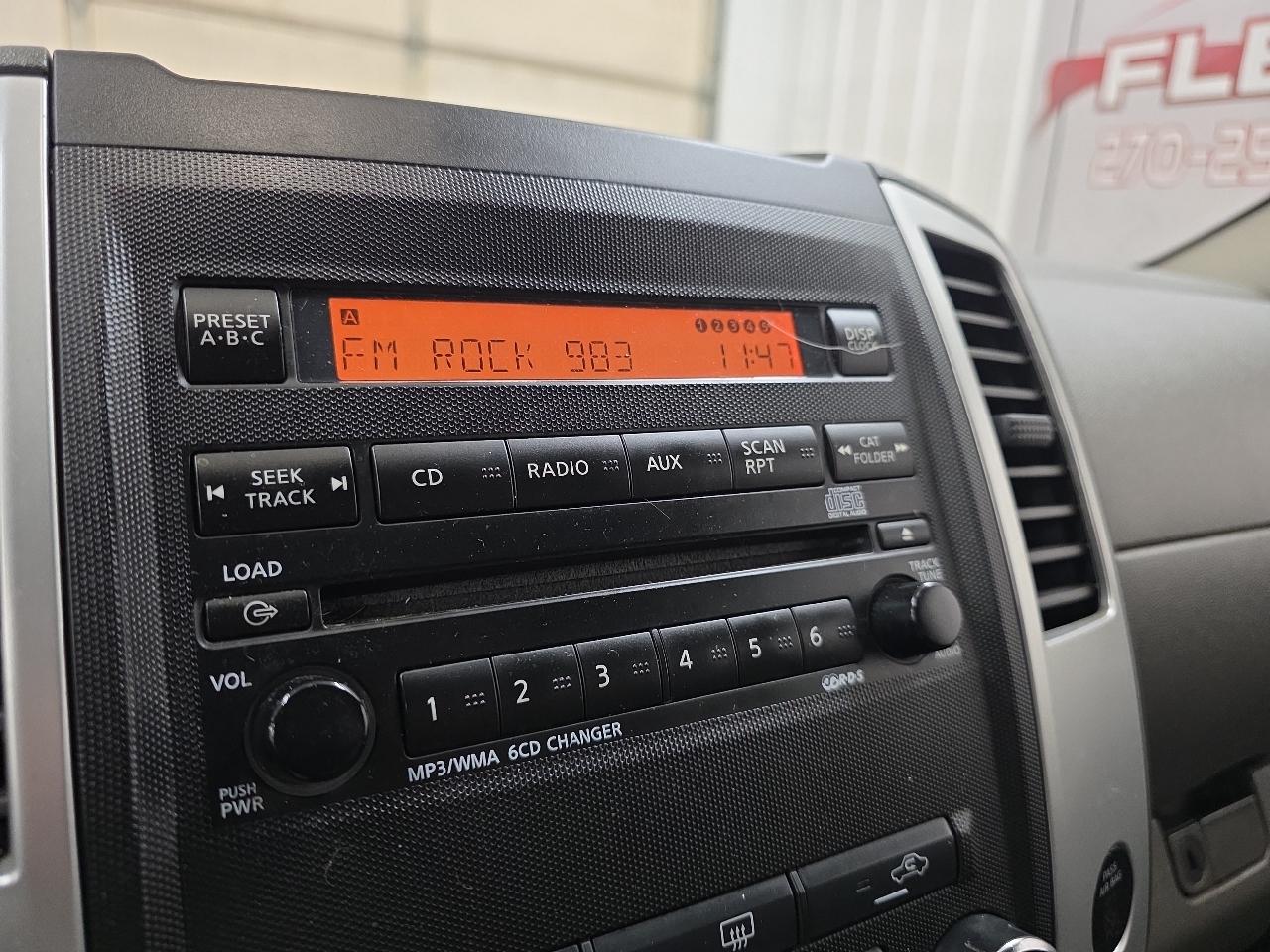 Nissan Frontier 4WD Crew Cab SWB Auto SV 2012