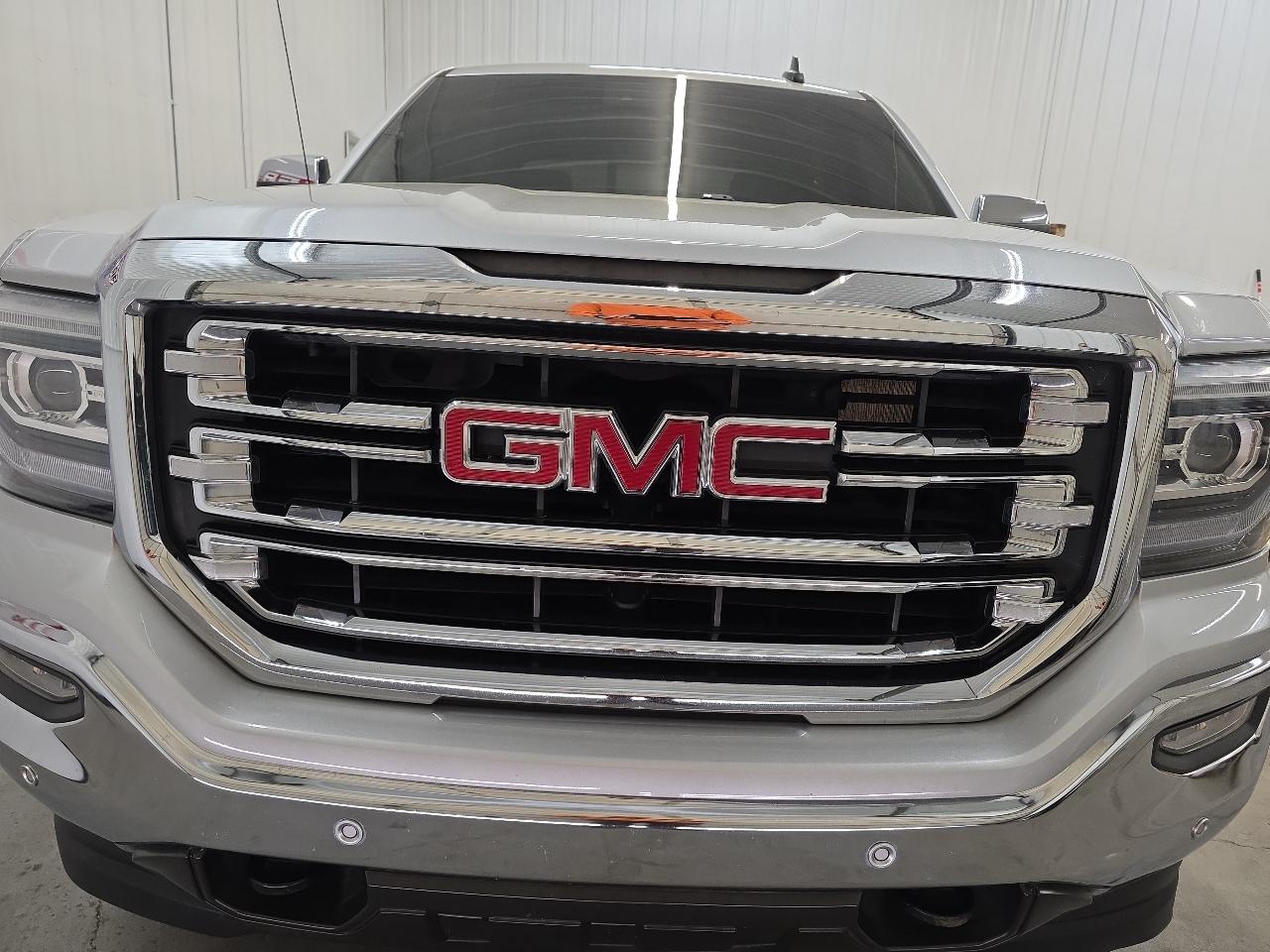 GMC Sierra 1500 4WD Crew Cab 143.5" SLT 2018
