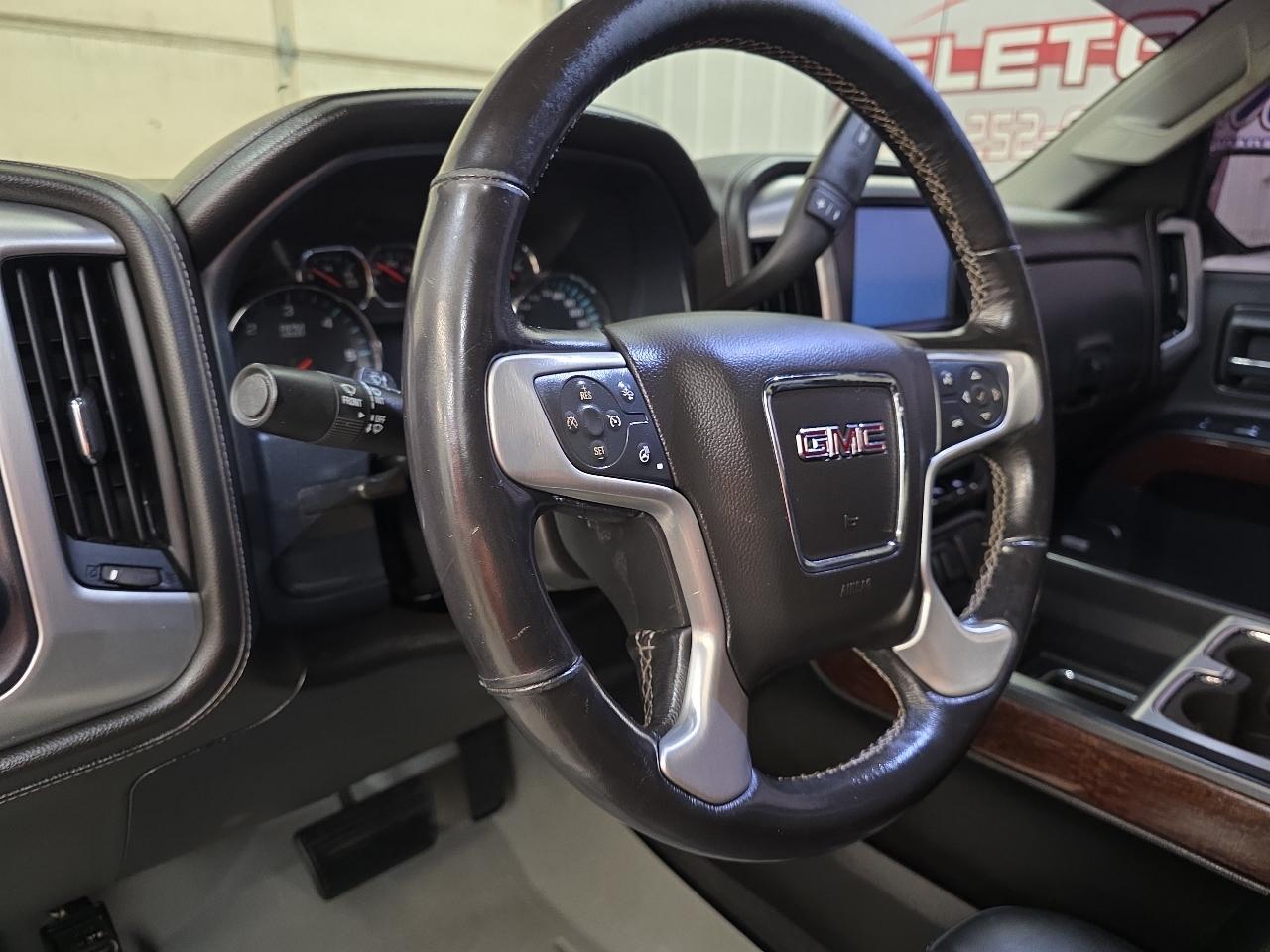 GMC Sierra 1500 4WD Crew Cab 143.5" SLT 2018