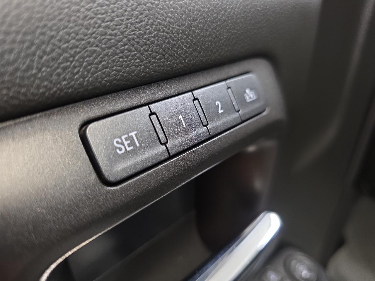 GMC Sierra 1500 4WD Crew Cab 143.5" SLT 2018