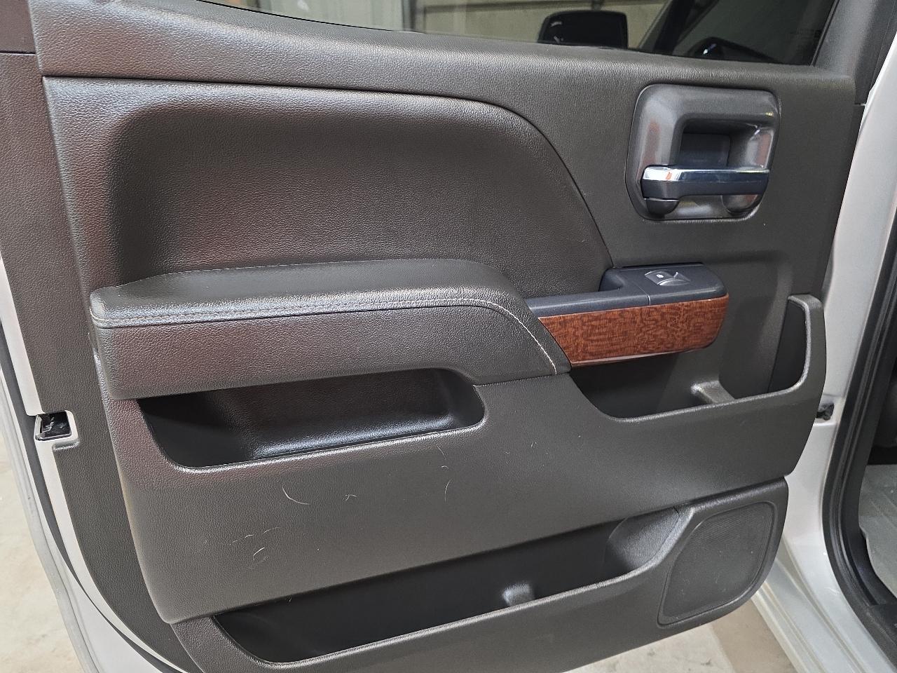 GMC Sierra 1500 4WD Crew Cab 143.5" SLT 2018