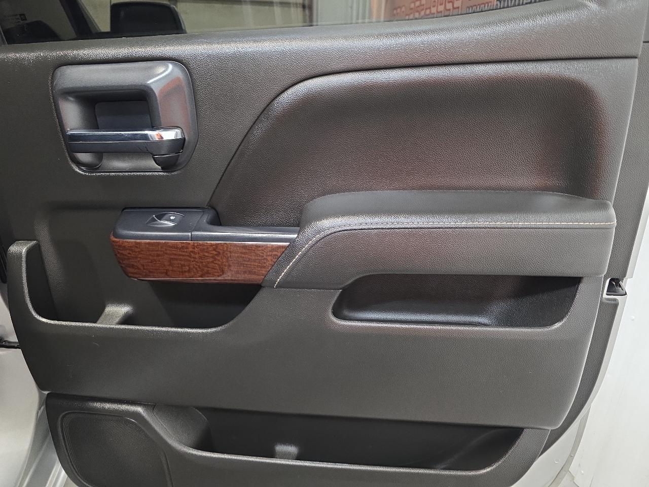 GMC Sierra 1500 4WD Crew Cab 143.5" SLT 2018