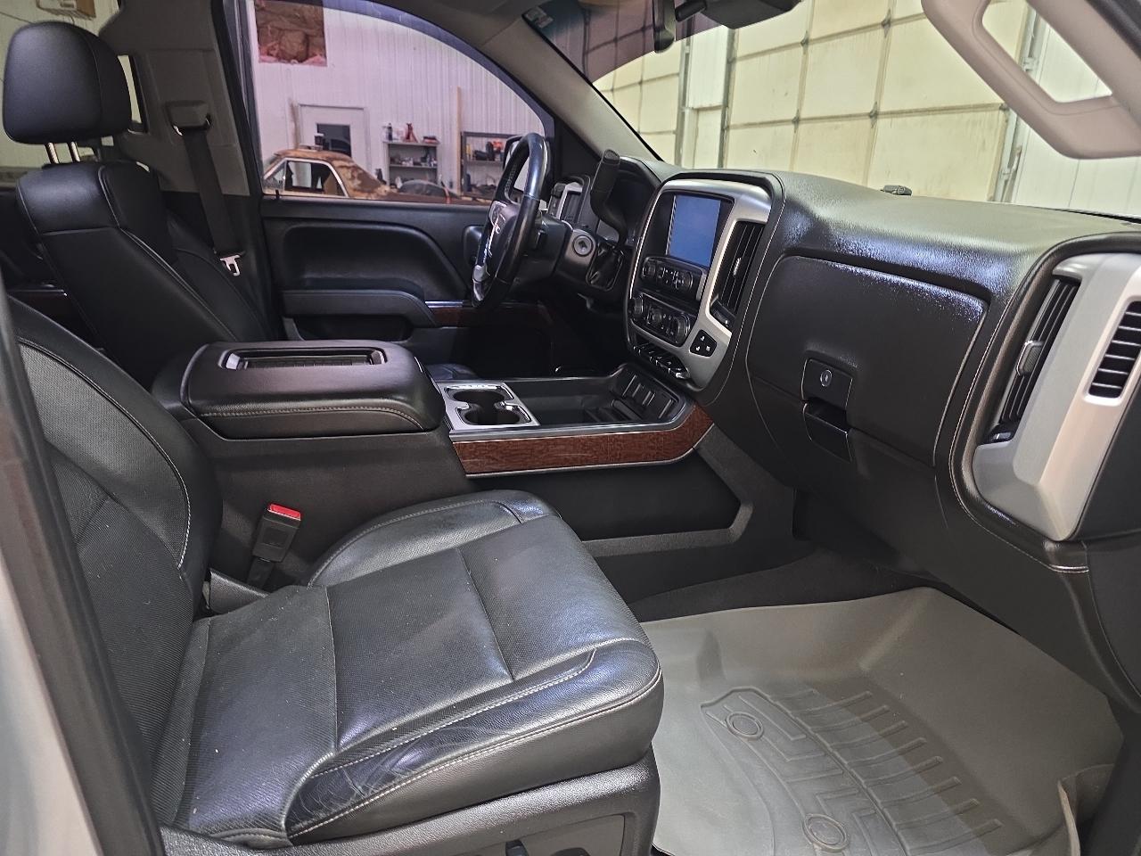 GMC Sierra 1500 4WD Crew Cab 143.5" SLT 2018