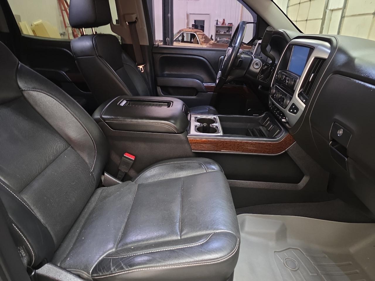 GMC Sierra 1500 4WD Crew Cab 143.5" SLT 2018