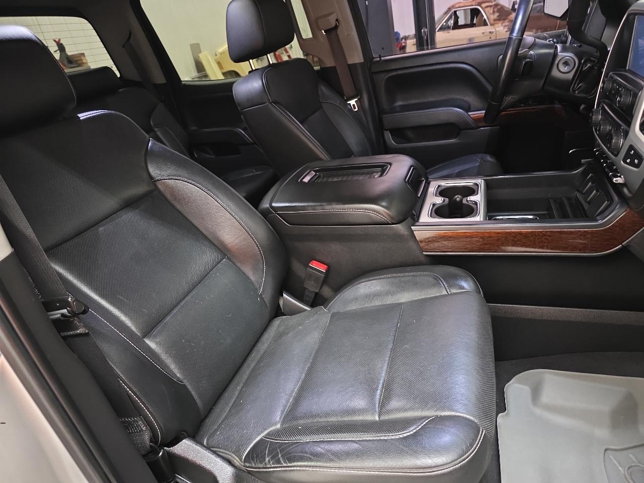 GMC Sierra 1500 4WD Crew Cab 143.5" SLT 2018