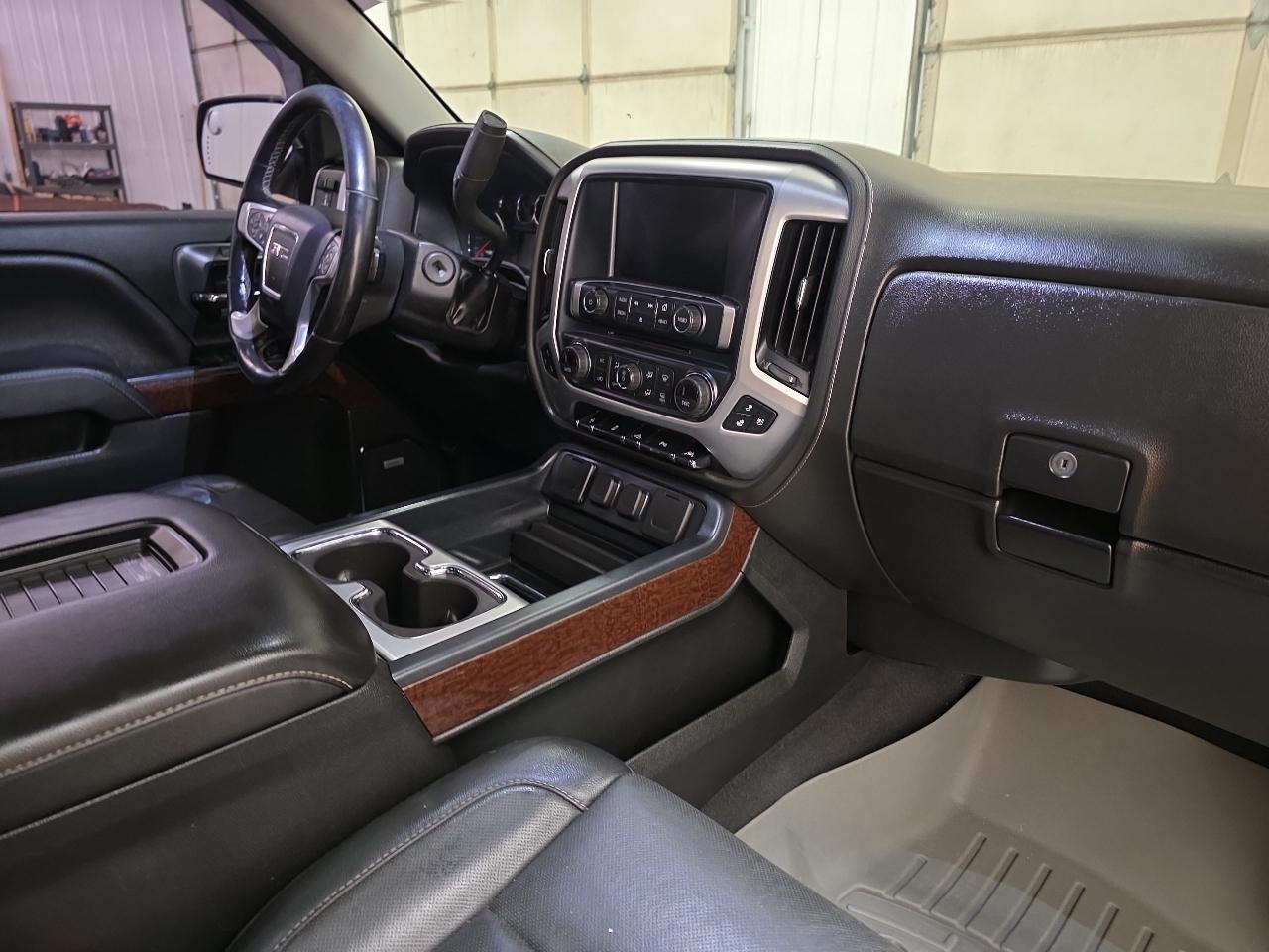 GMC Sierra 1500 4WD Crew Cab 143.5" SLT 2018