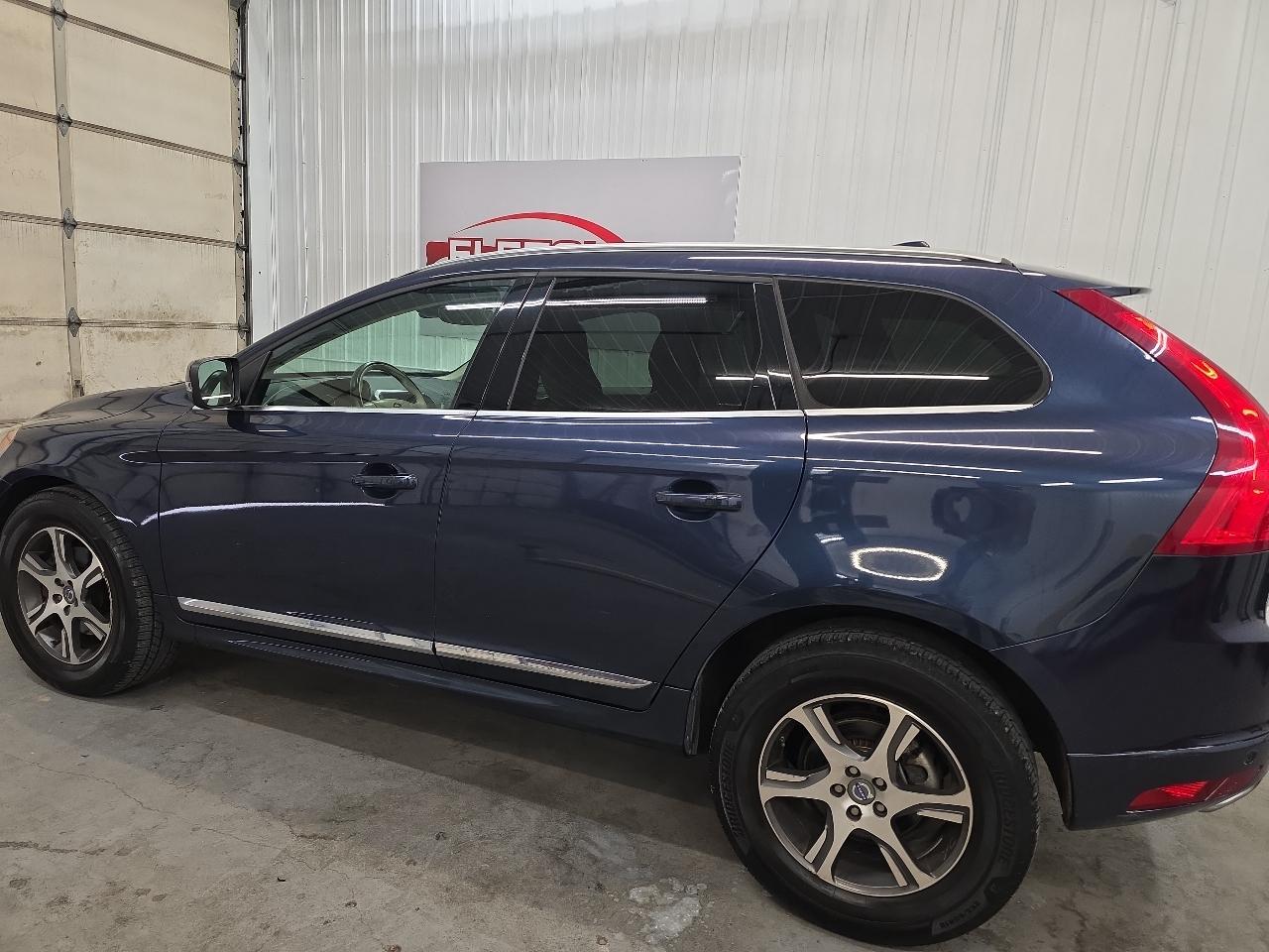 Volvo XC60 2015.5 AWD 4dr T6 2015