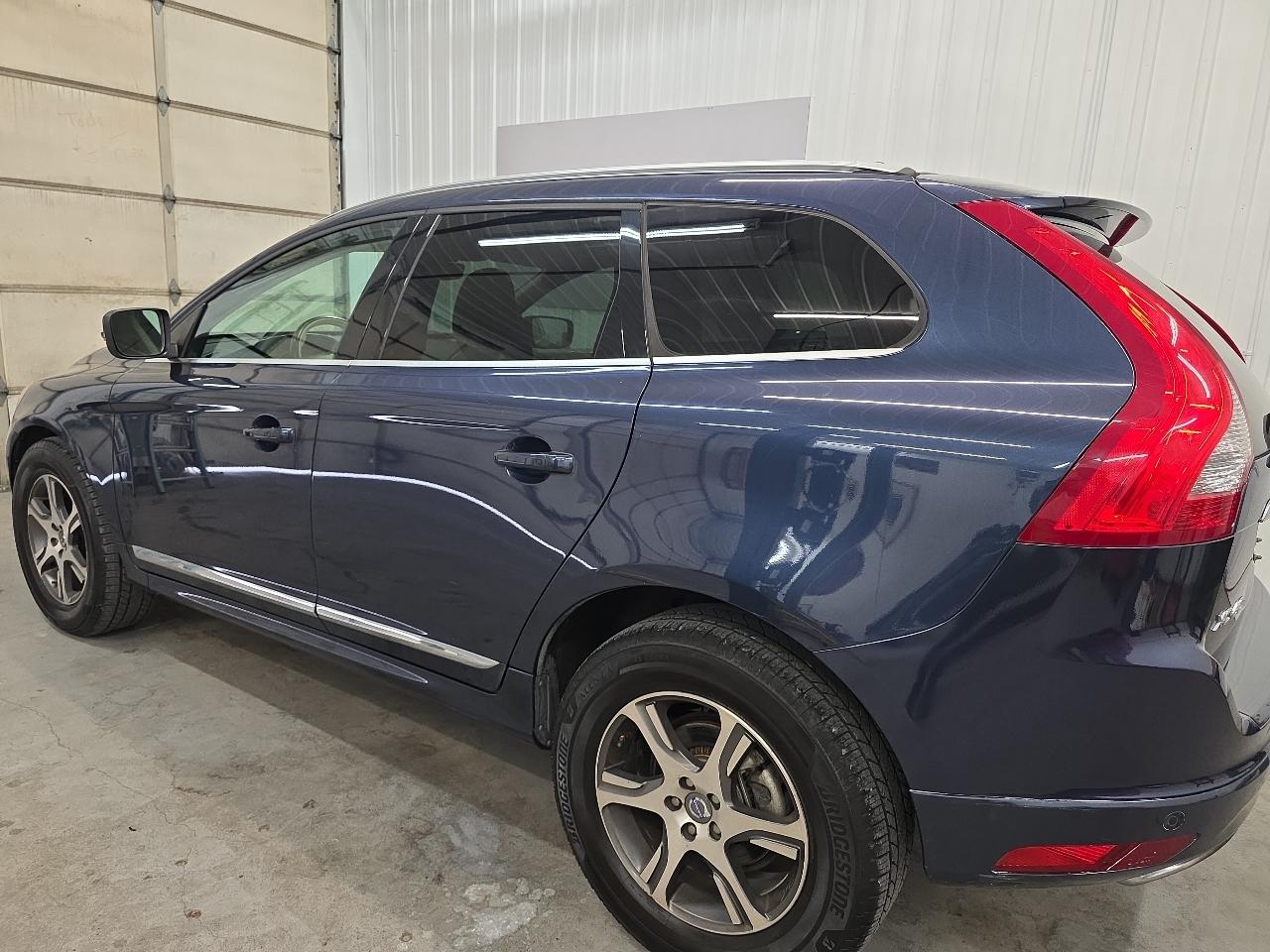 Volvo XC60 2015.5 AWD 4dr T6 2015