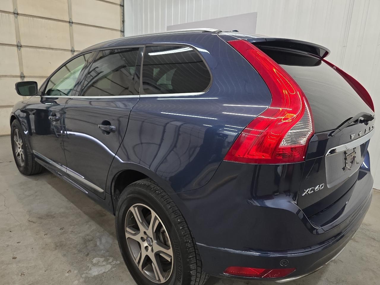 Volvo XC60 2015.5 AWD 4dr T6 2015