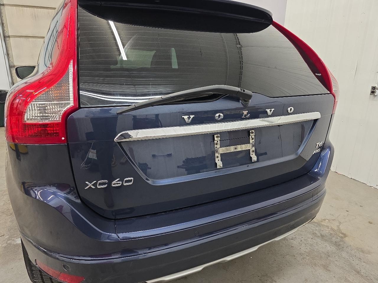 Volvo XC60 2015.5 AWD 4dr T6 2015