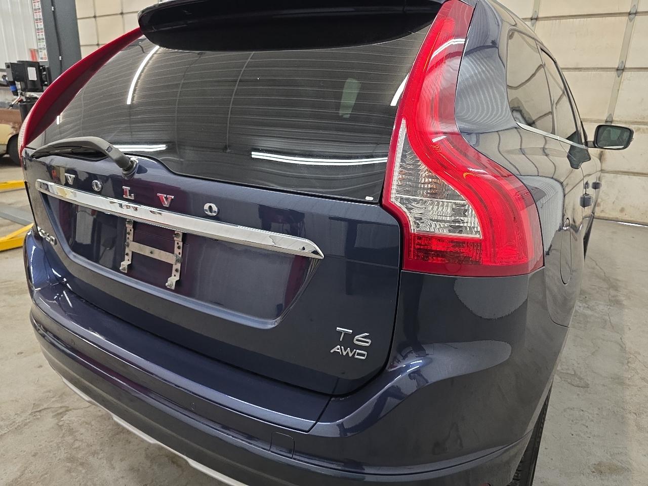 Volvo XC60 2015.5 AWD 4dr T6 2015