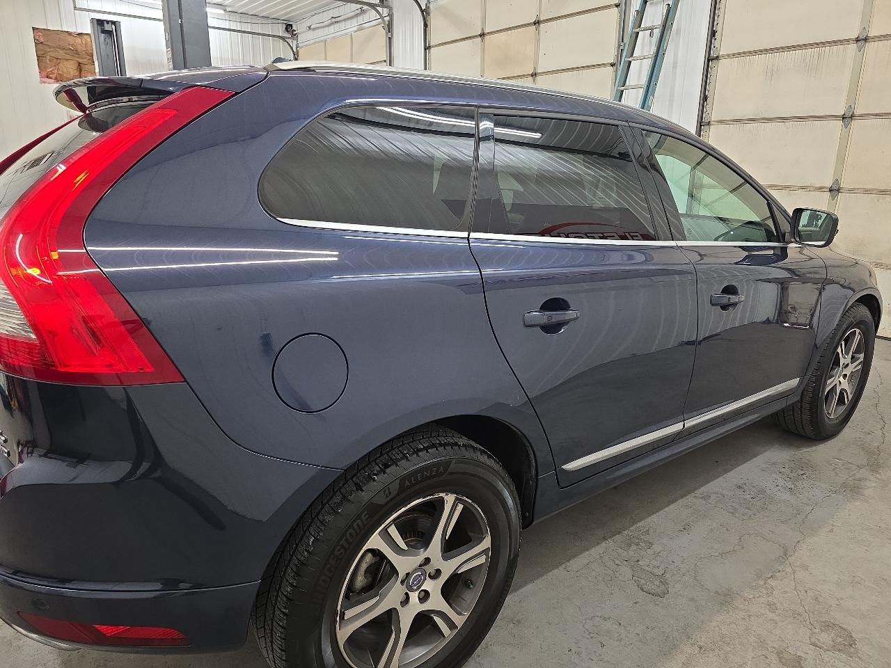 Volvo XC60 2015.5 AWD 4dr T6 2015