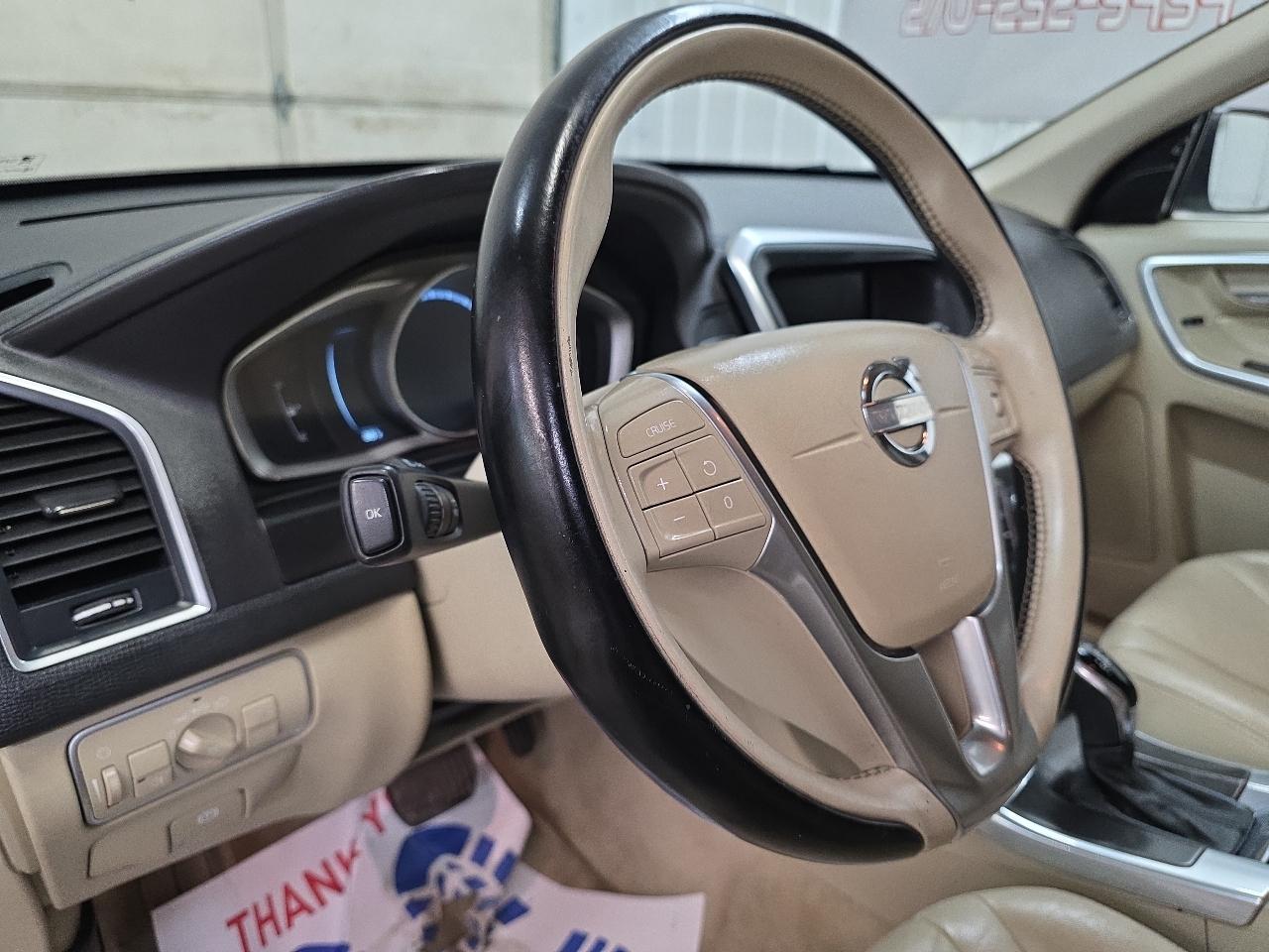 Volvo XC60 2015.5 AWD 4dr T6 2015