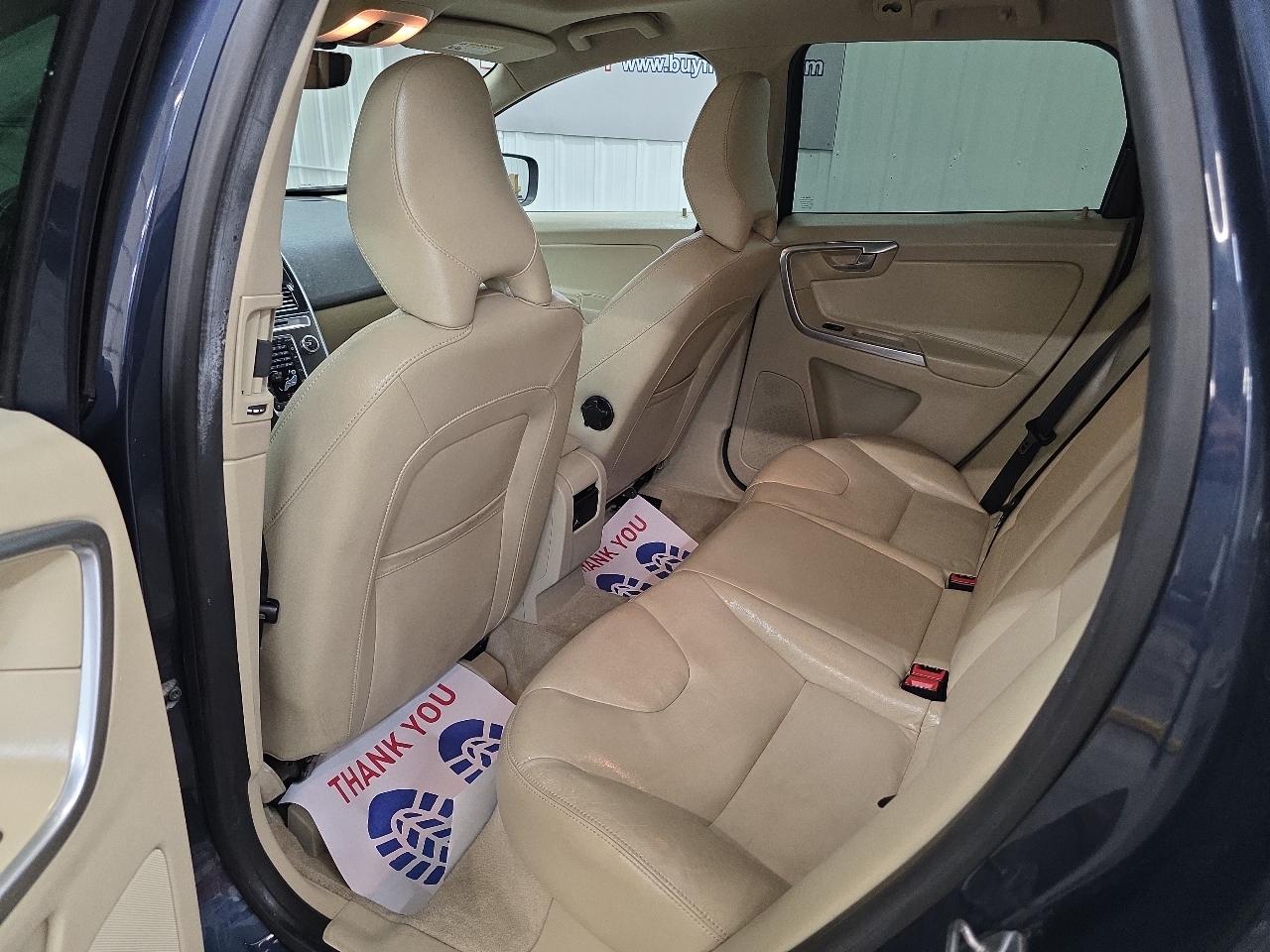 Volvo XC60 2015.5 AWD 4dr T6 2015