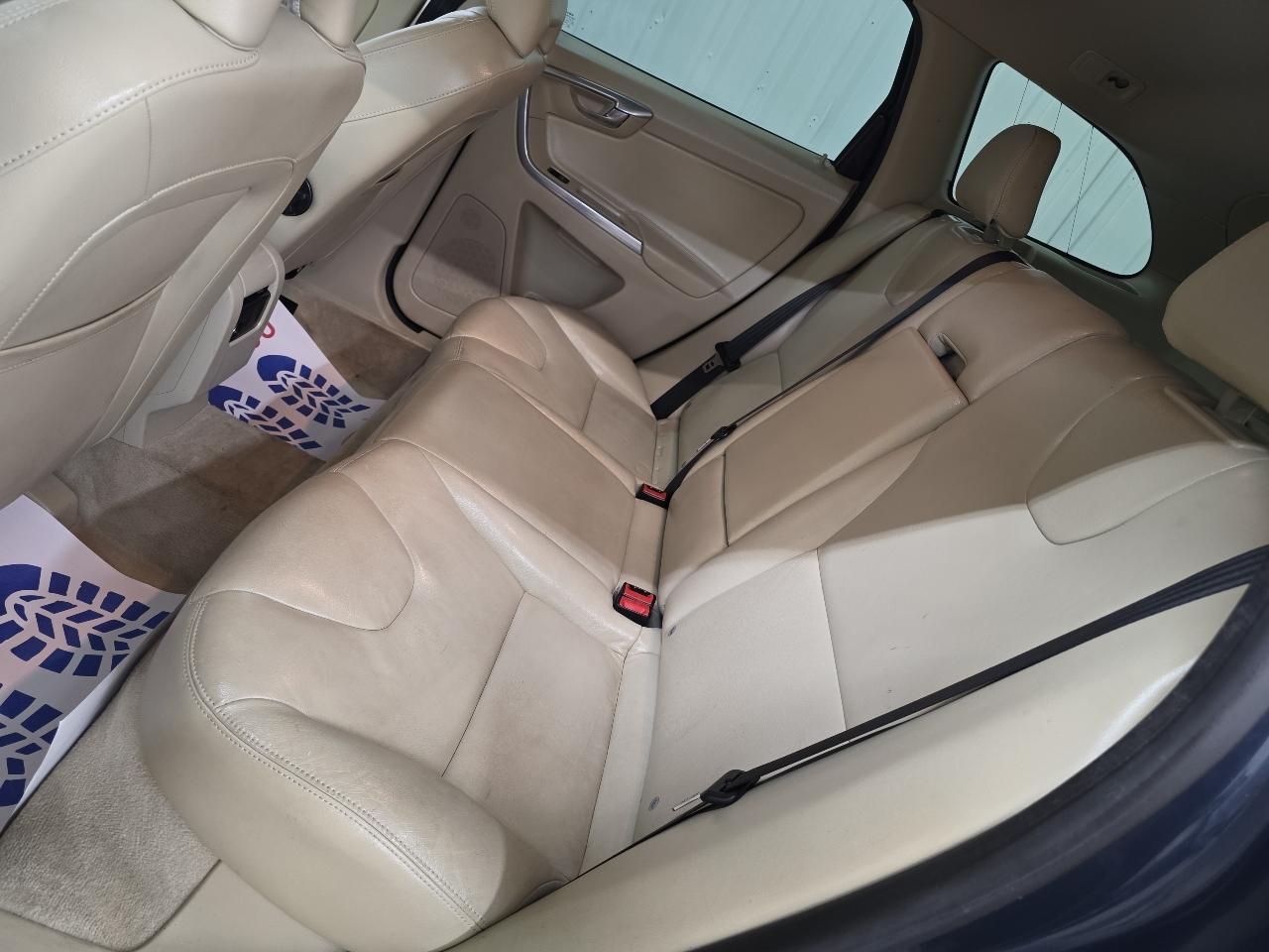 Volvo XC60 2015.5 AWD 4dr T6 2015