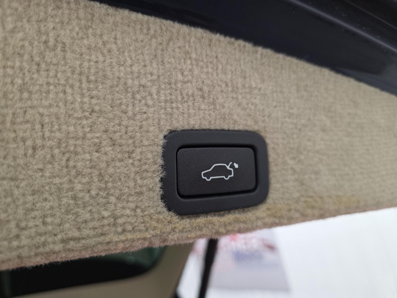 Volvo XC60 2015.5 AWD 4dr T6 2015