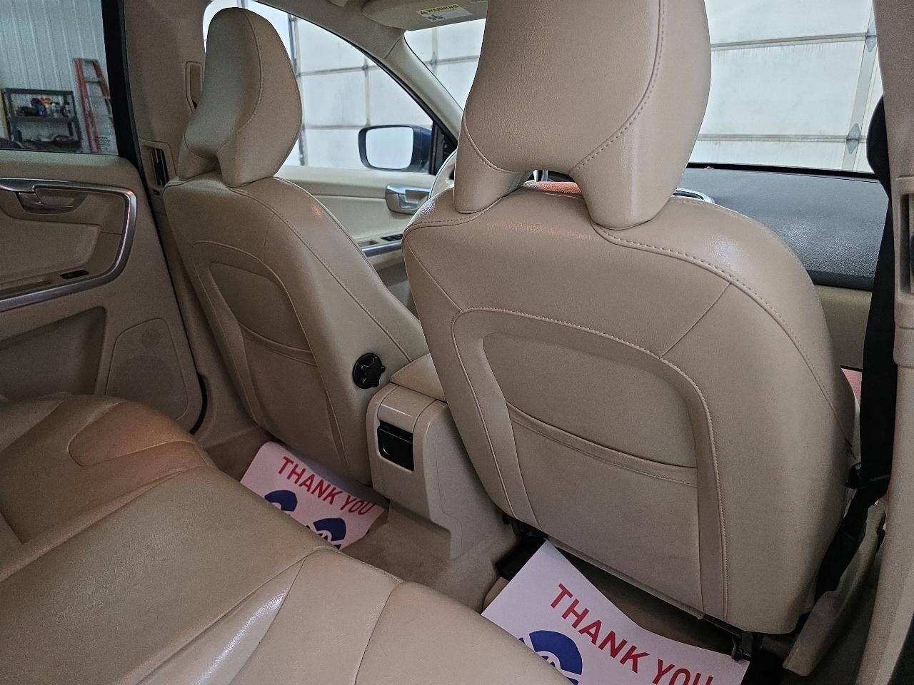 Volvo XC60 2015.5 AWD 4dr T6 2015