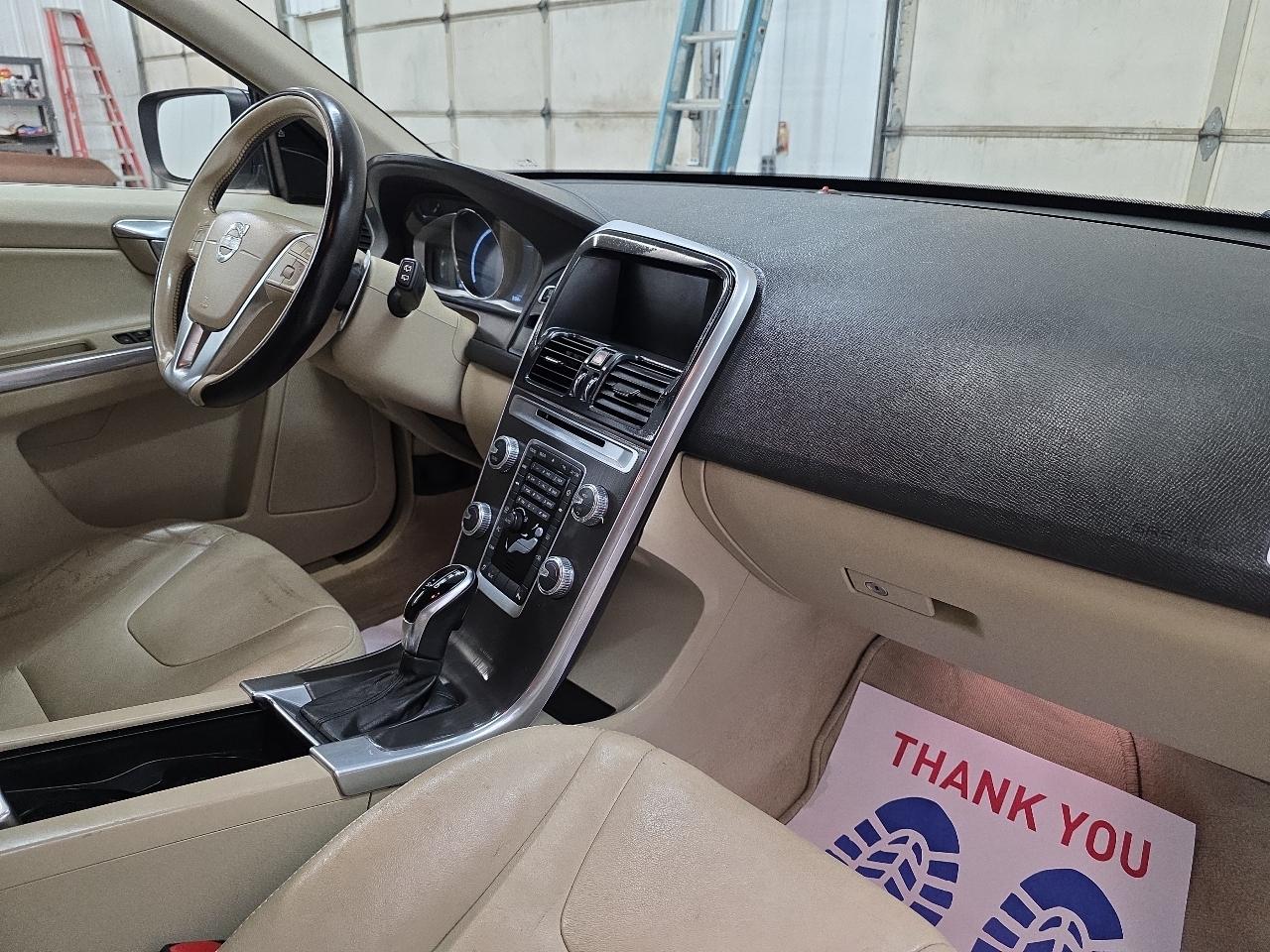 Volvo XC60 2015.5 AWD 4dr T6 2015