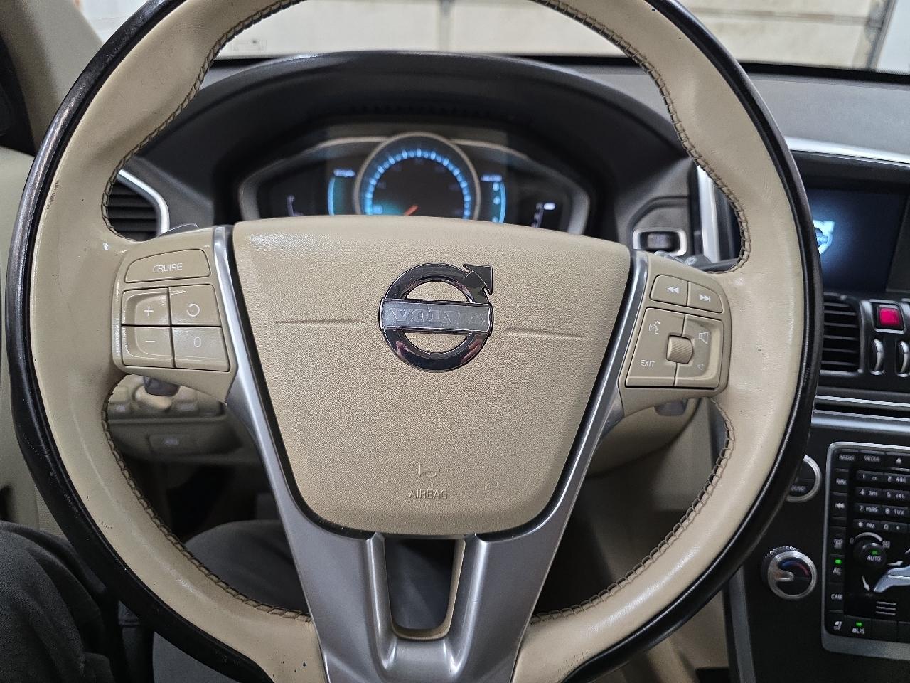 Volvo XC60 2015.5 AWD 4dr T6 2015