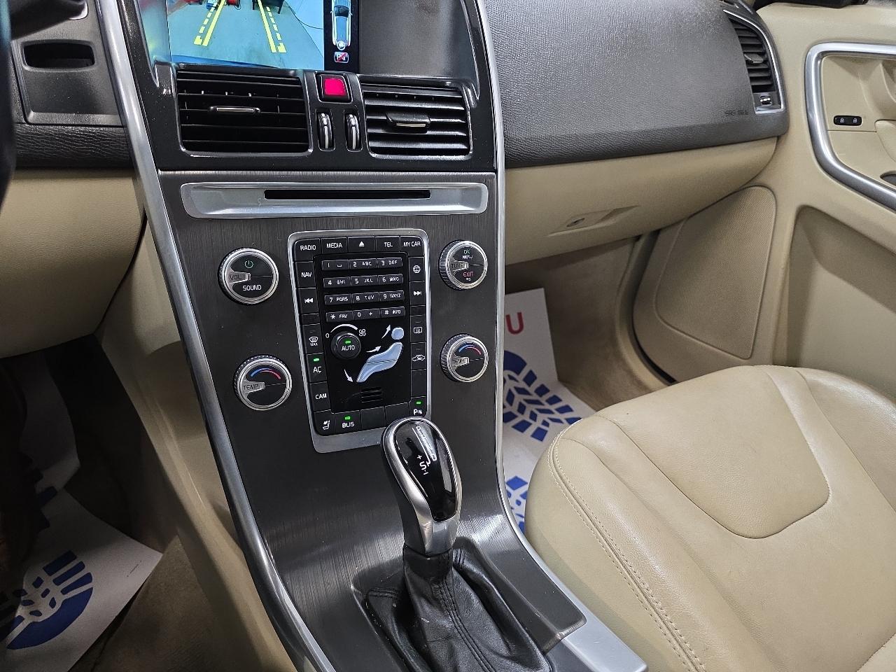 Volvo XC60 2015.5 AWD 4dr T6 2015