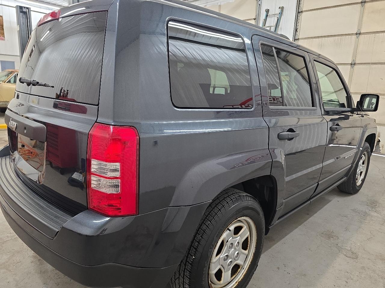 Jeep Patriot FWD 4dr Sport 2014