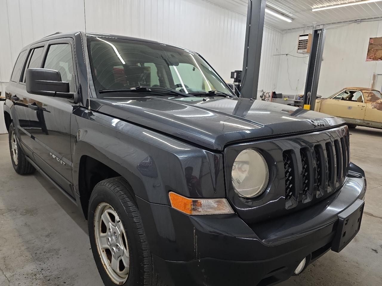 Jeep Patriot FWD 4dr Sport 2014