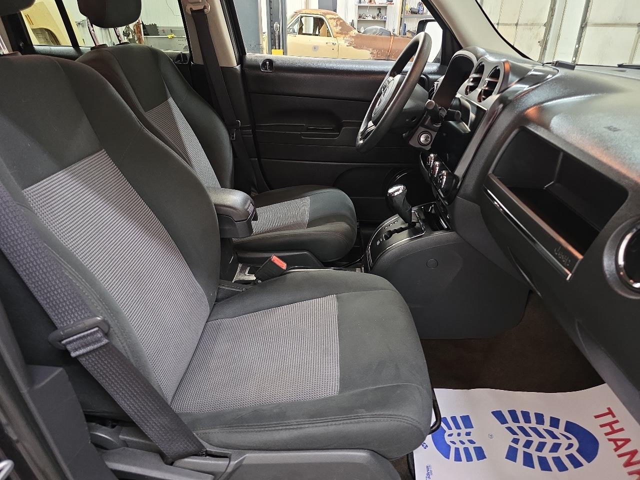 Jeep Patriot FWD 4dr Sport 2014