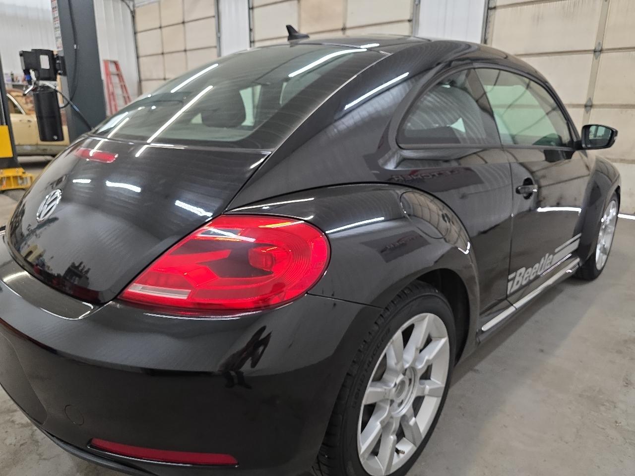 Volkswagen Beetle 2dr Cpe Auto 2.5L 2012