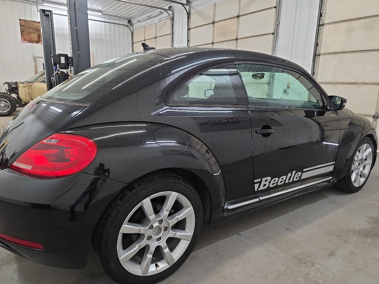Volkswagen Beetle 2dr Cpe Auto 2.5L 2012
