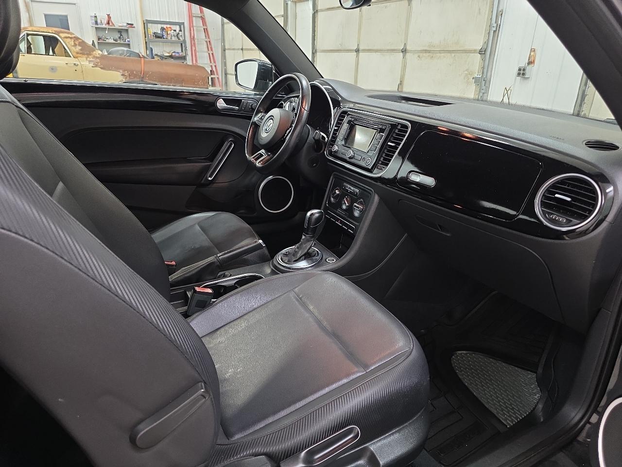 Volkswagen Beetle 2dr Cpe Auto 2.5L 2012