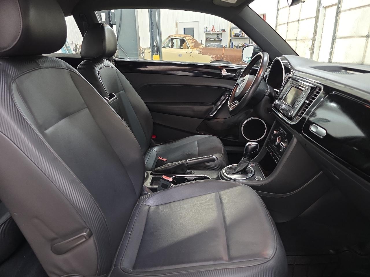 Volkswagen Beetle 2dr Cpe Auto 2.5L 2012