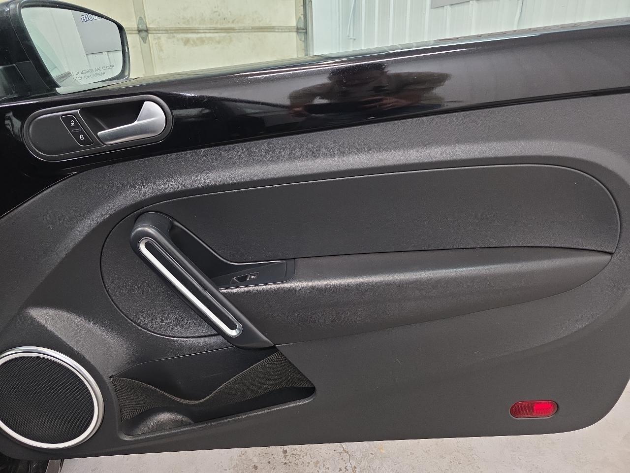 Volkswagen Beetle 2dr Cpe Auto 2.5L 2012