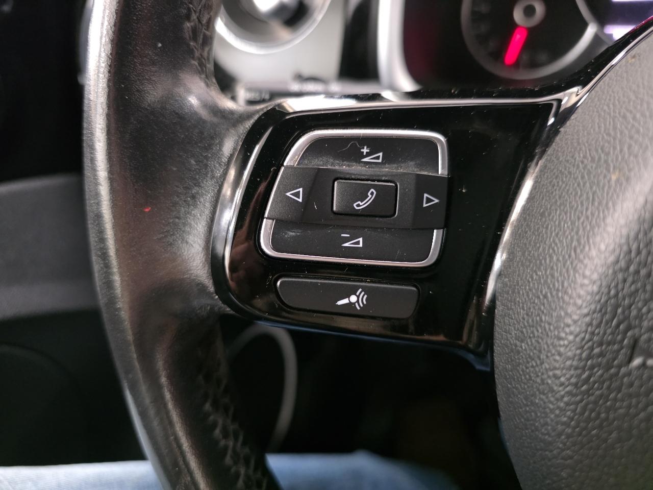 Volkswagen Beetle 2dr Cpe Auto 2.5L 2012