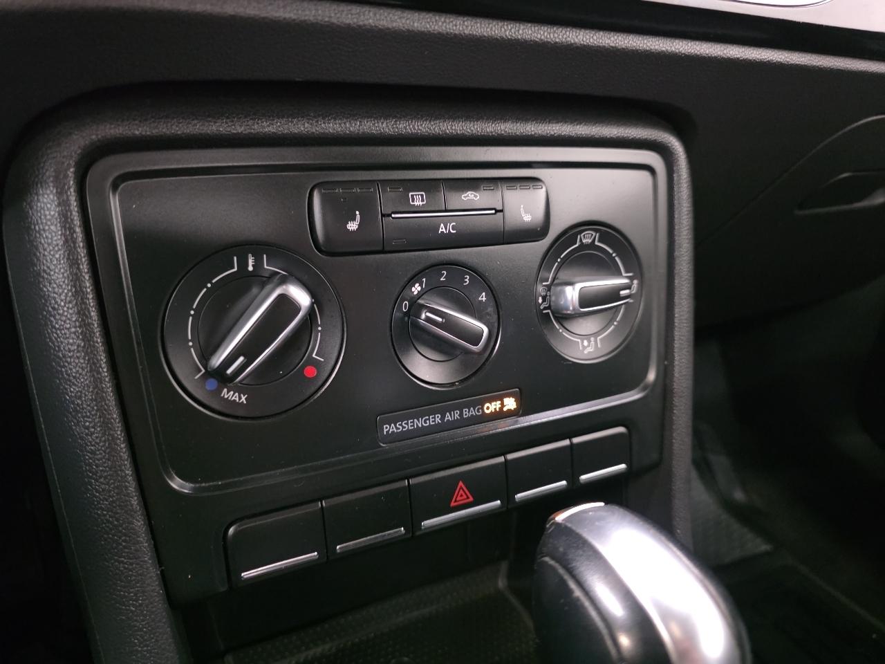 Volkswagen Beetle 2dr Cpe Auto 2.5L 2012