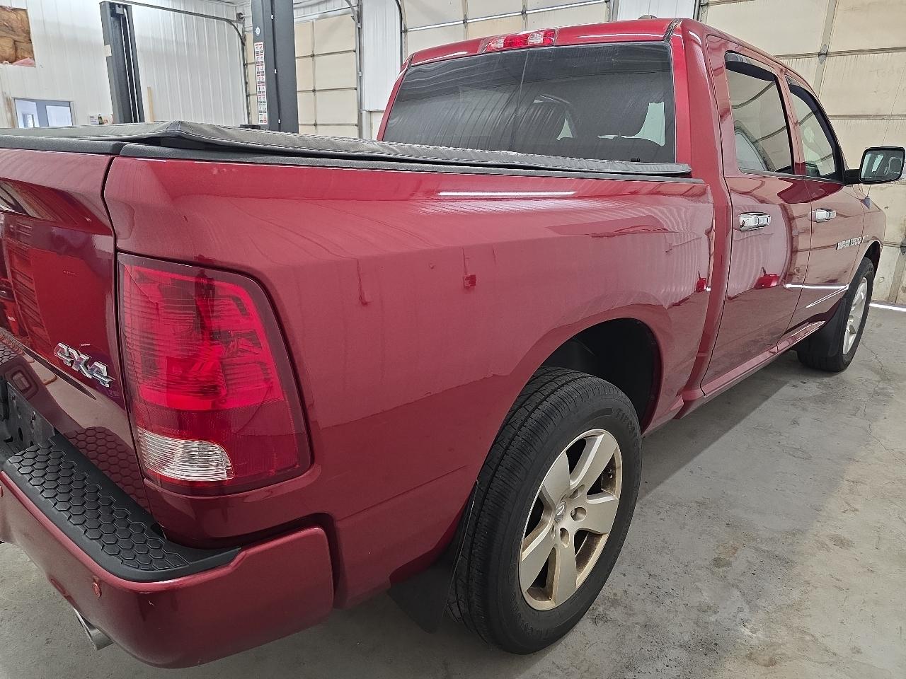 RAM 1500 4WD Crew Cab 140.5" Express 2012