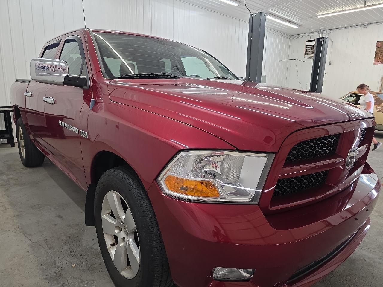 RAM 1500 4WD Crew Cab 140.5" Express 2012