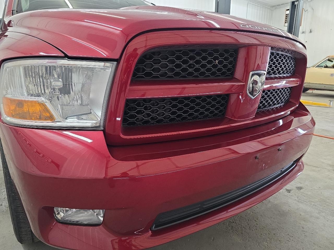 RAM 1500 4WD Crew Cab 140.5" Express 2012