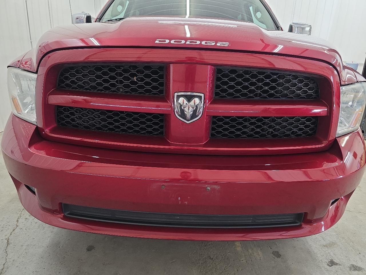 RAM 1500 4WD Crew Cab 140.5" Express 2012