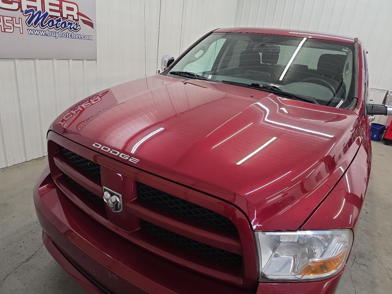 RAM 1500 4WD Crew Cab 140.5" Express 2012