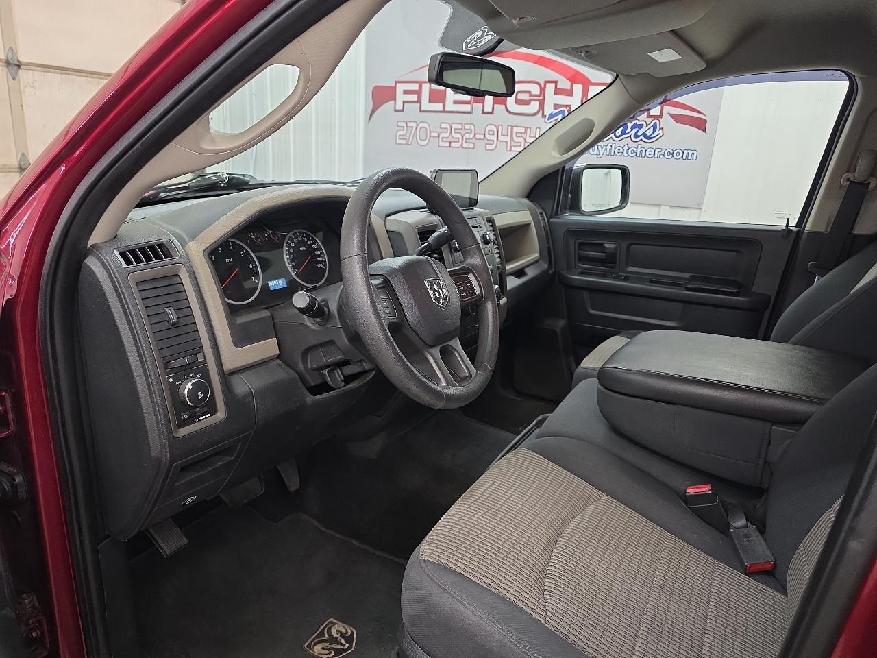 RAM 1500 4WD Crew Cab 140.5" Express 2012
