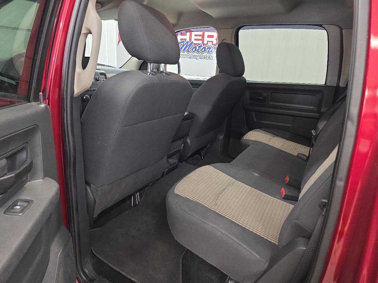 RAM 1500 4WD Crew Cab 140.5" Express 2012