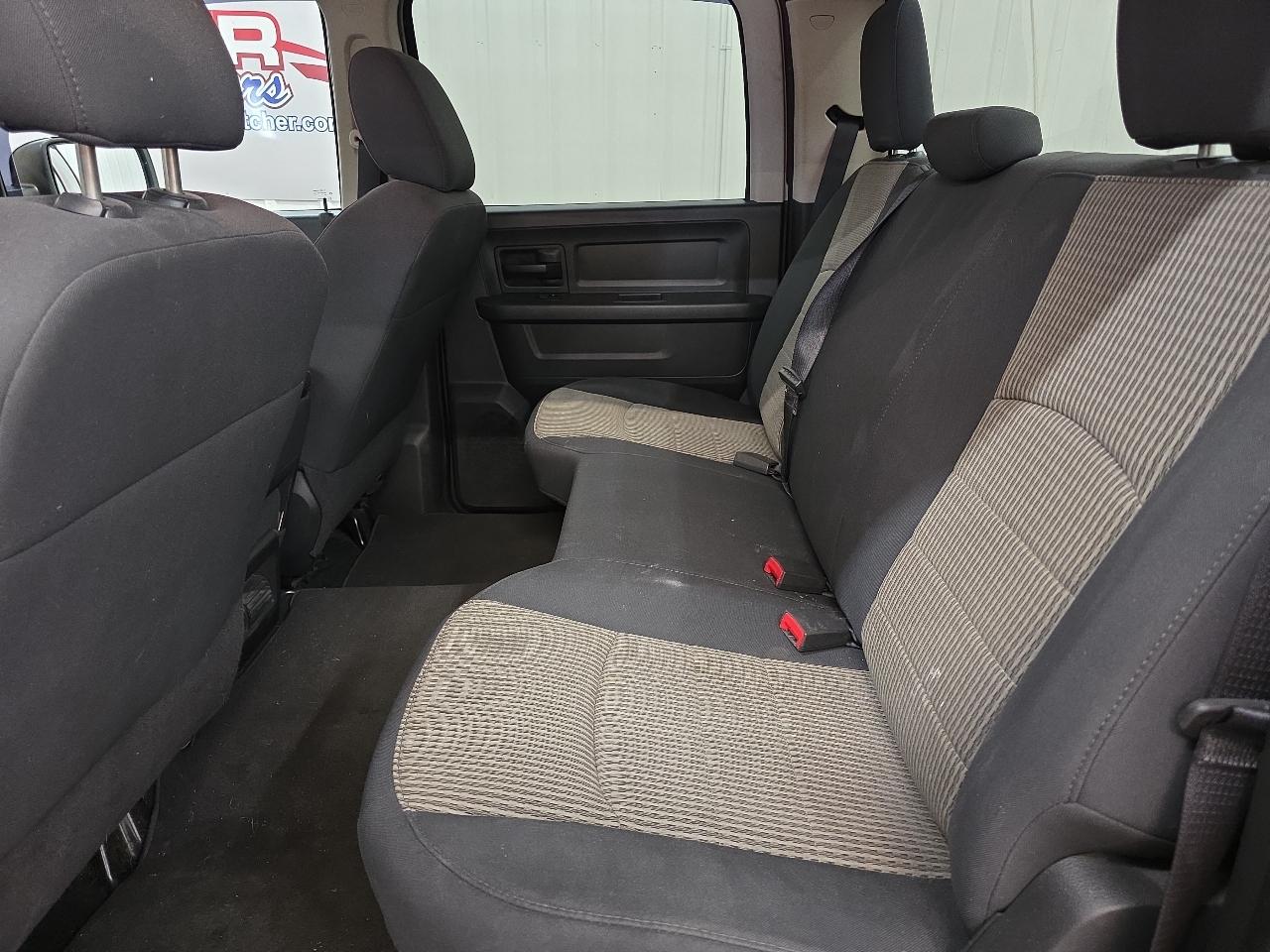 RAM 1500 4WD Crew Cab 140.5" Express 2012