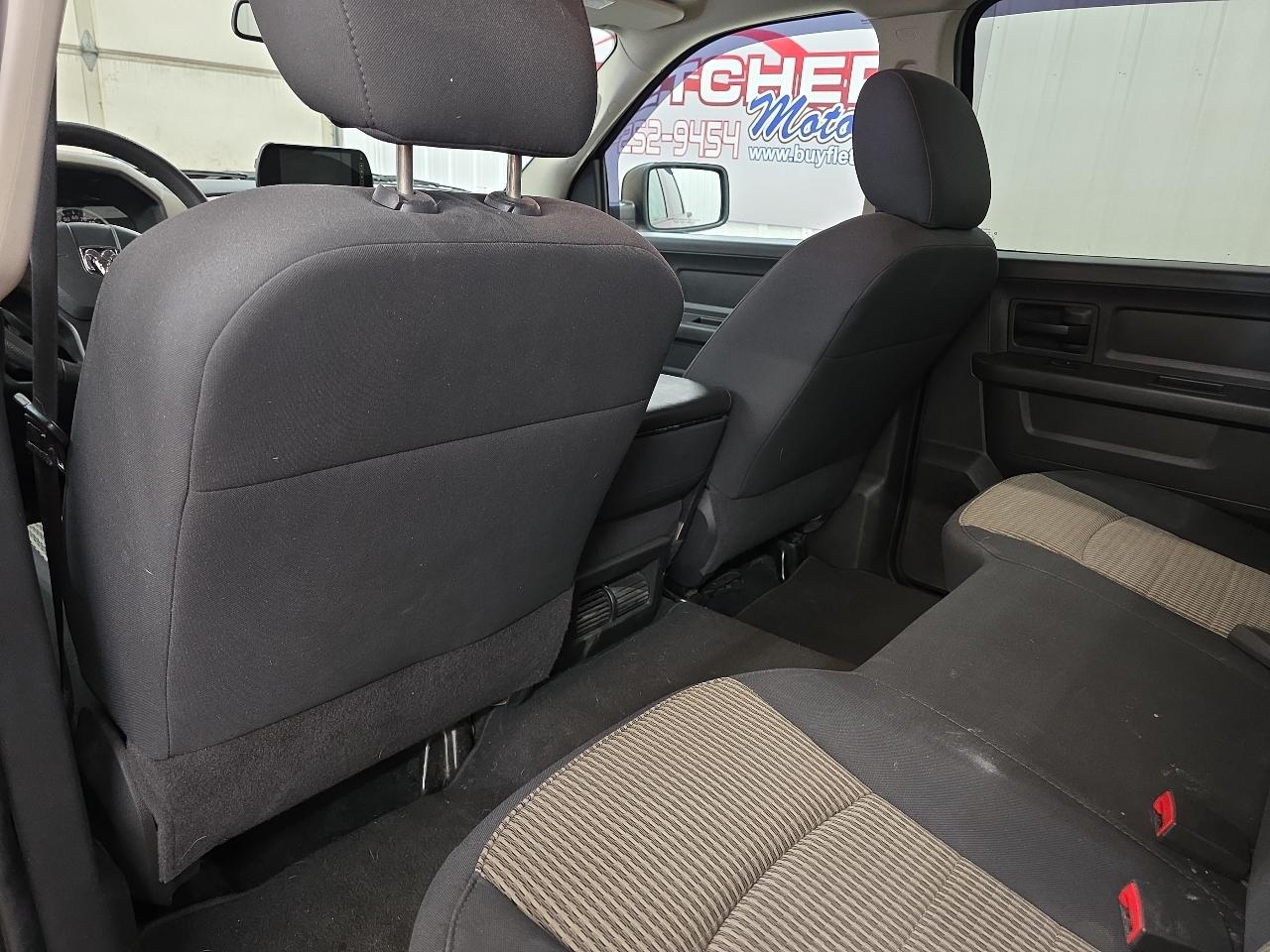 RAM 1500 4WD Crew Cab 140.5" Express 2012