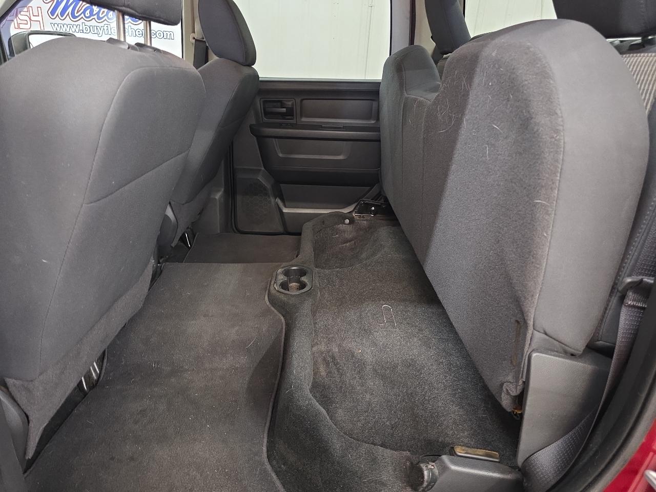 RAM 1500 4WD Crew Cab 140.5" Express 2012