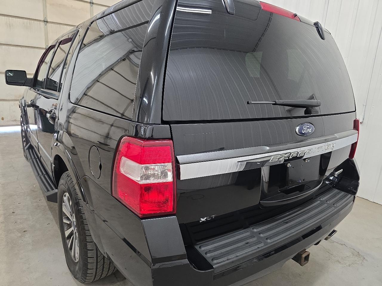 Ford Expedition 4WD 4dr XLT 2016
