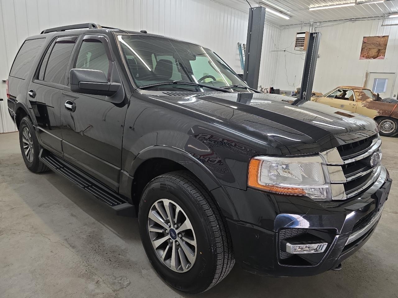 Ford Expedition 4WD 4dr XLT 2016