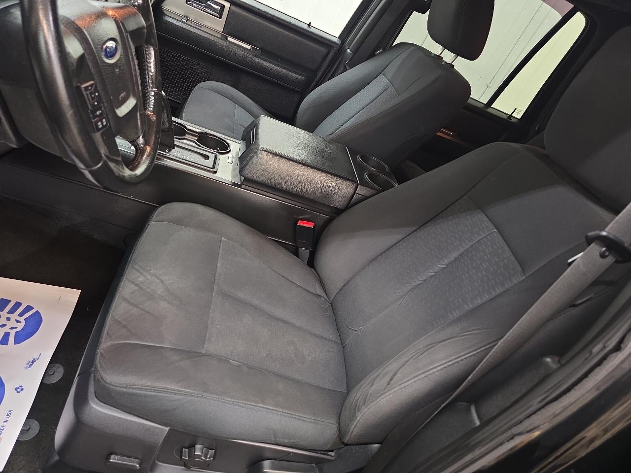 Ford Expedition 4WD 4dr XLT 2016