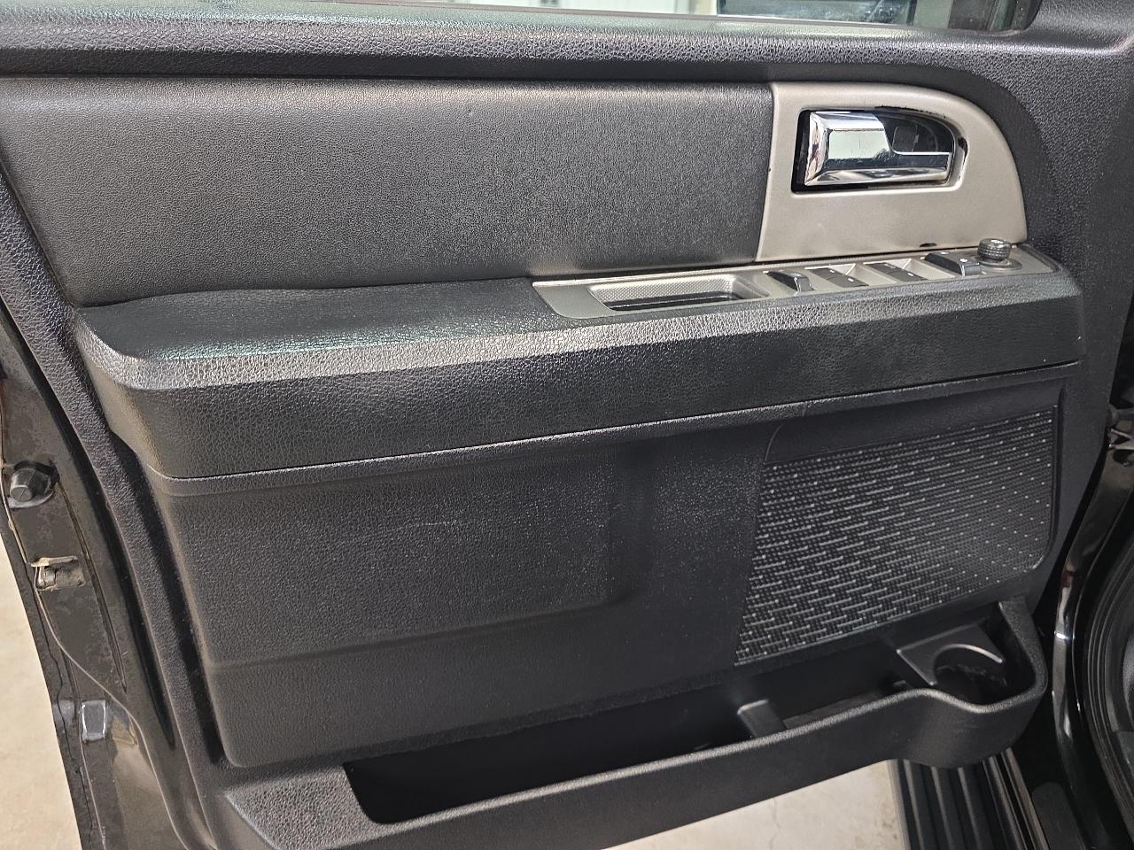 Ford Expedition 4WD 4dr XLT 2016