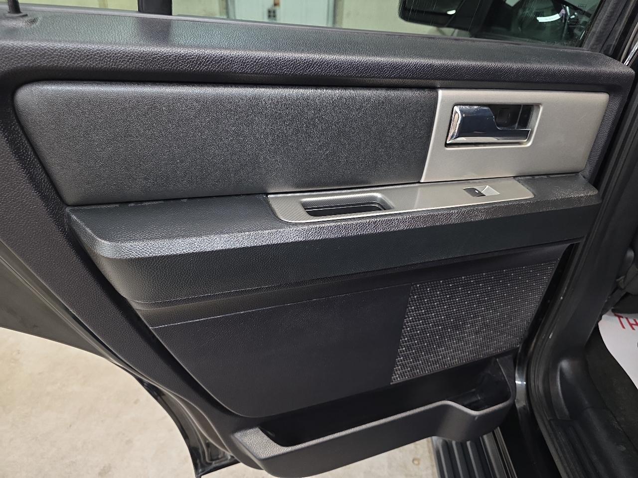 Ford Expedition 4WD 4dr XLT 2016