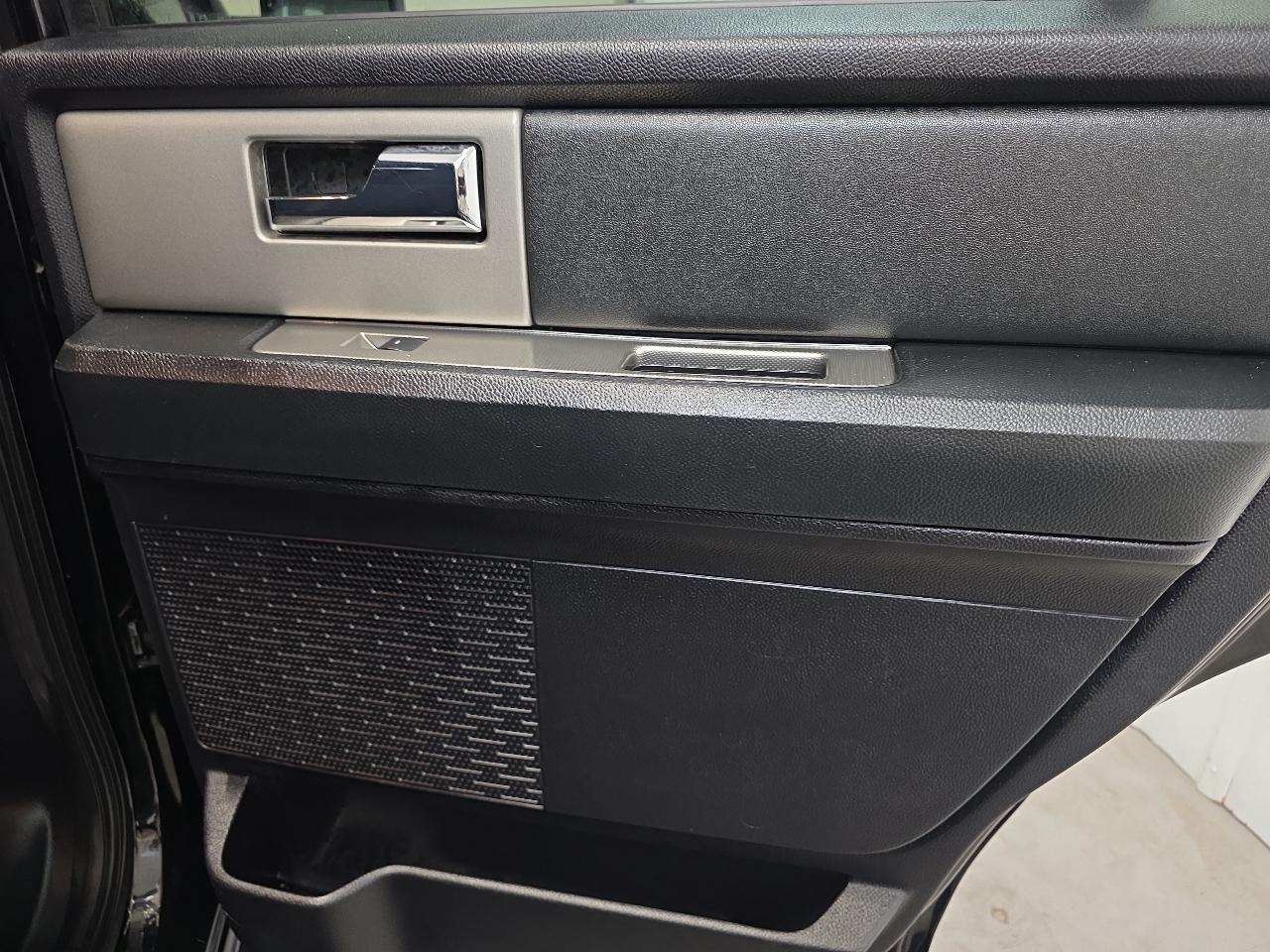 Ford Expedition 4WD 4dr XLT 2016